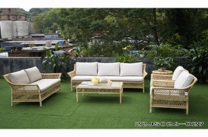 Conjunto de sofás de patio de ratán tejido retro